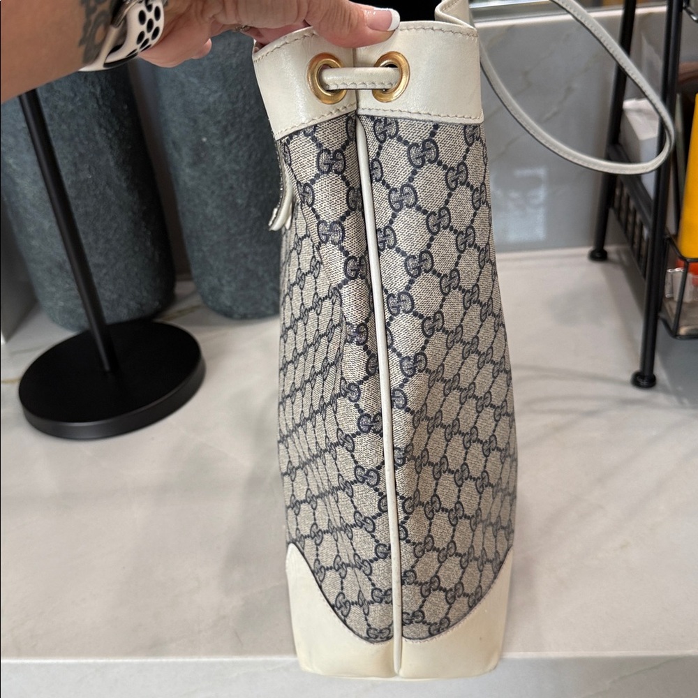Gucci Vintage GG Canvas Leather Drawstring White and Blue Monogram Tote W/COA - Picture 7 of 16